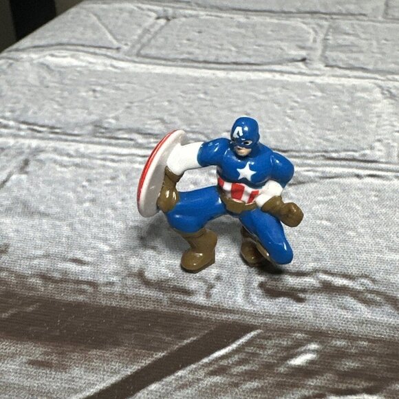 Kinder Joy Avengers Figure Mini Marvel Captain America Egg Surprise Toy - Picture 1 of 4